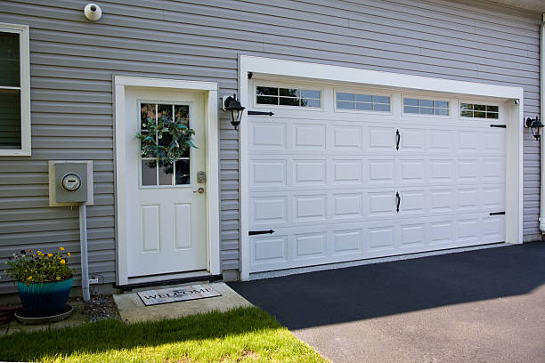 24/7 Emergency Garage Door Maintenance experts in Little Cypress, TX